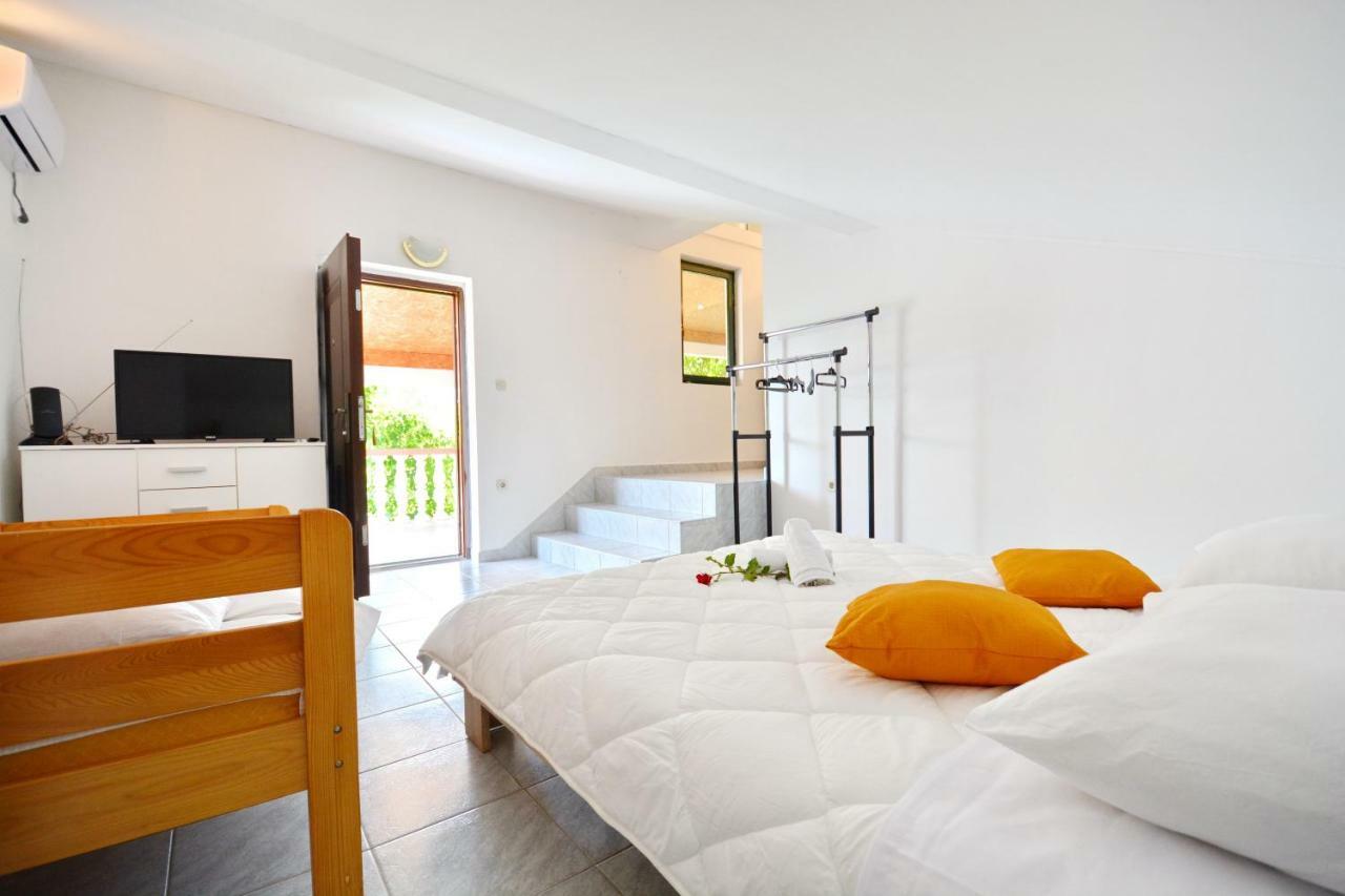 Apartmani Maca Sikovo Ngoại thất bức ảnh