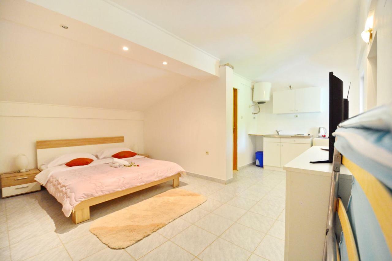 Apartmani Maca Sikovo Ngoại thất bức ảnh