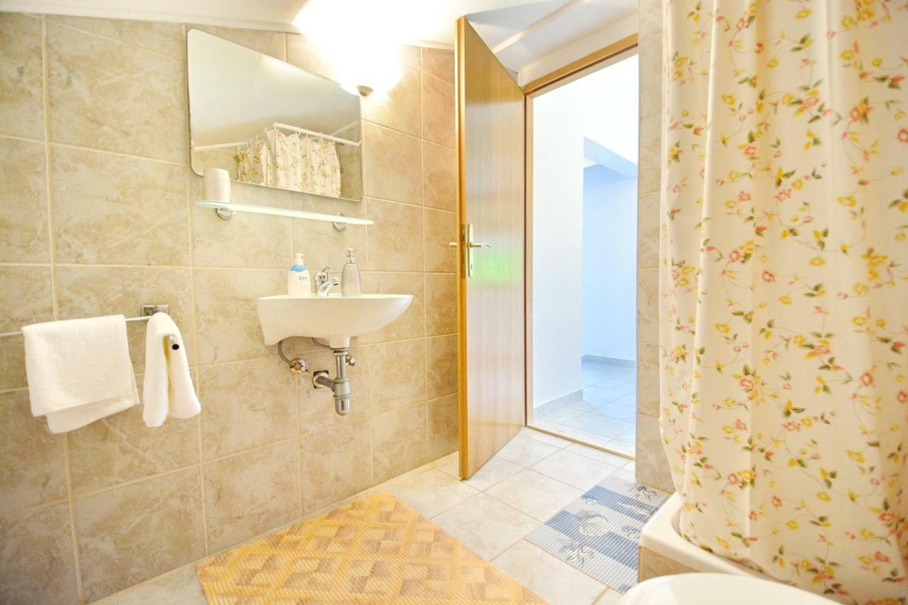 Apartmani Maca Sikovo Ngoại thất bức ảnh