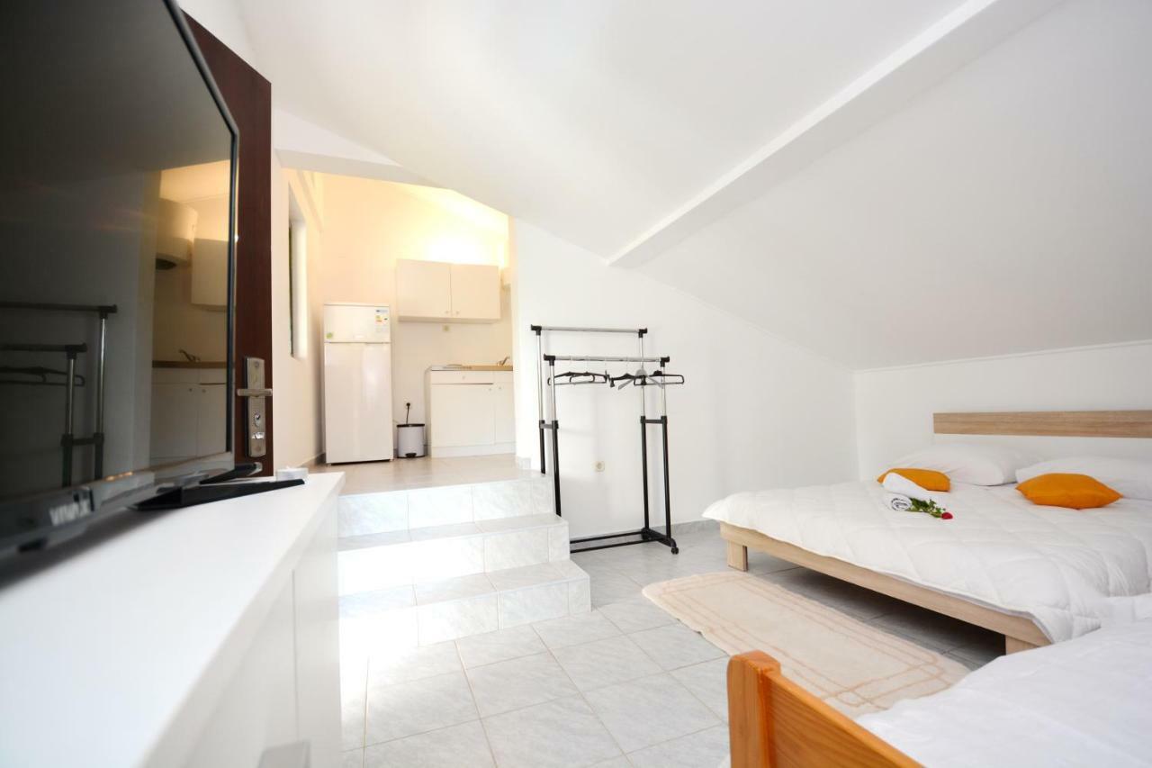 Apartmani Maca Sikovo Ngoại thất bức ảnh