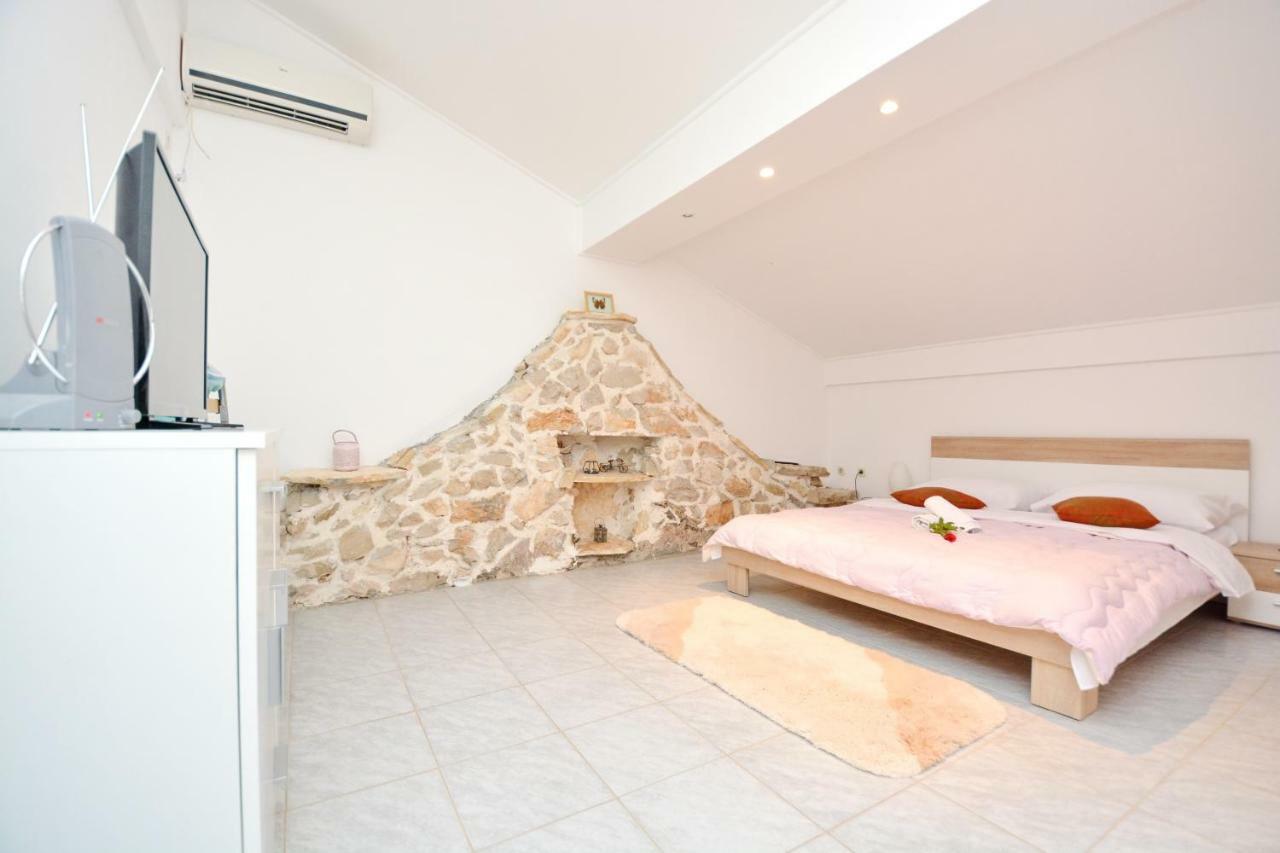 Apartmani Maca Sikovo Ngoại thất bức ảnh