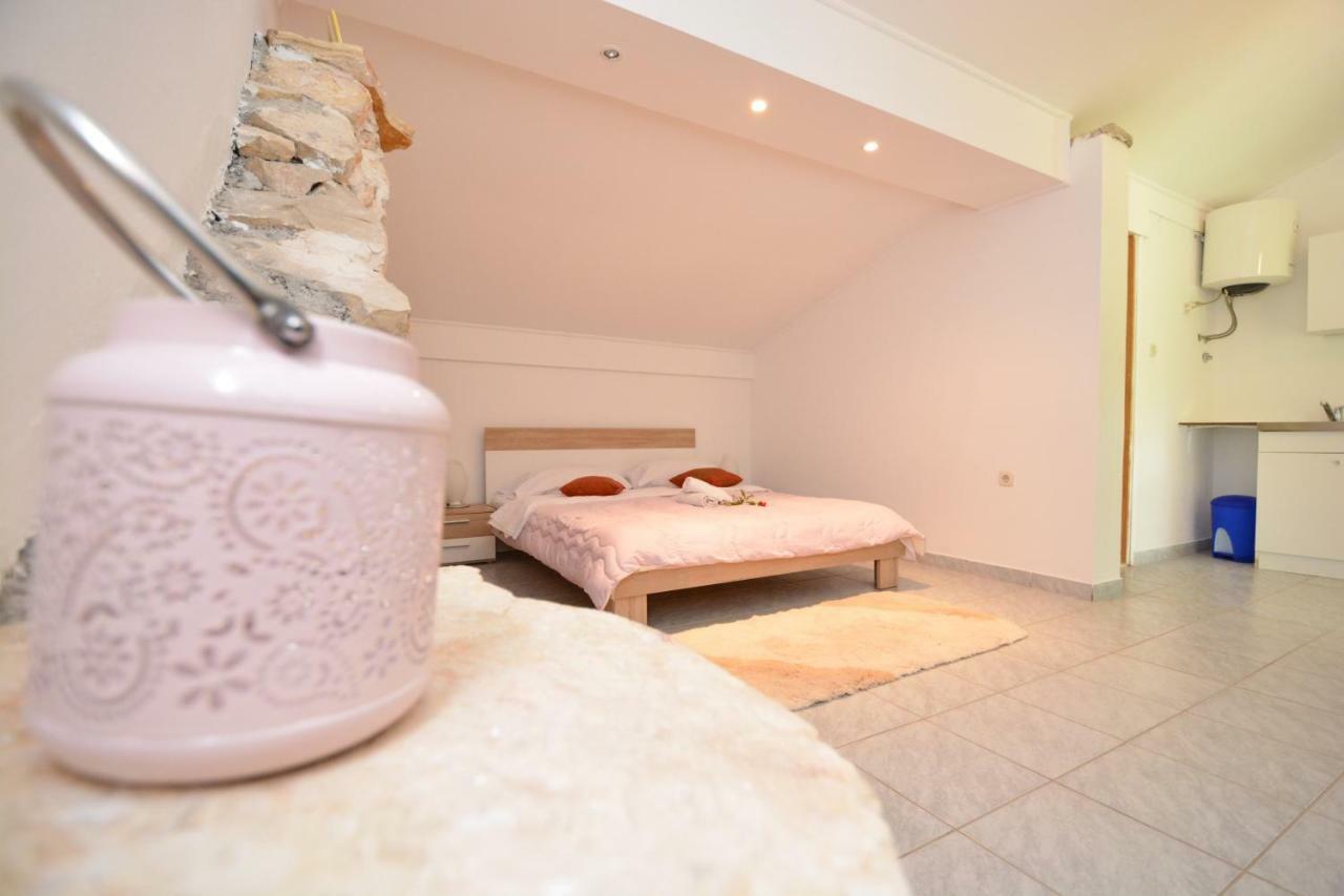 Apartmani Maca Sikovo Ngoại thất bức ảnh